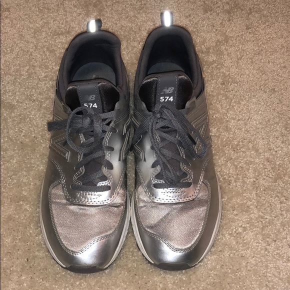 New Balance sneakers - Picture 1 of 6